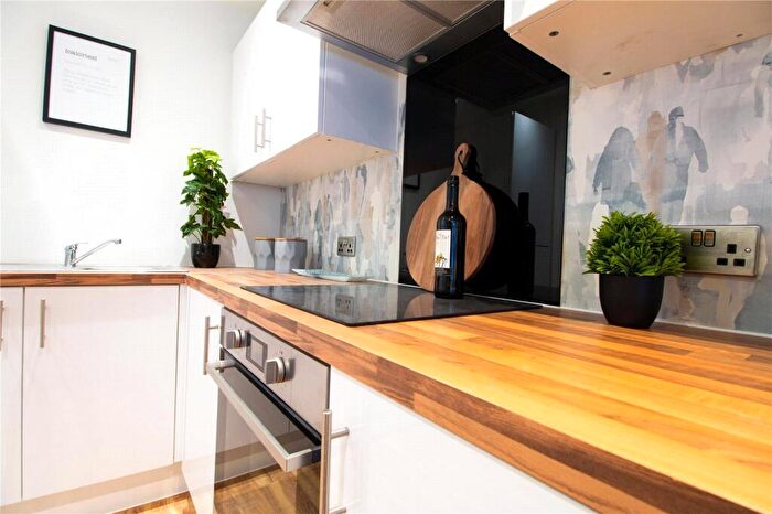 2 Bedroom Flat To Rent In Manchester Waters, Pomona Strand, Old Trafford, M16