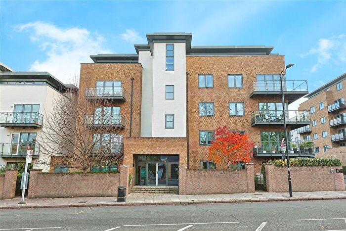 1 Bedroom Flat For Sale In Sheen House, Roehampton Lane, London, SW15