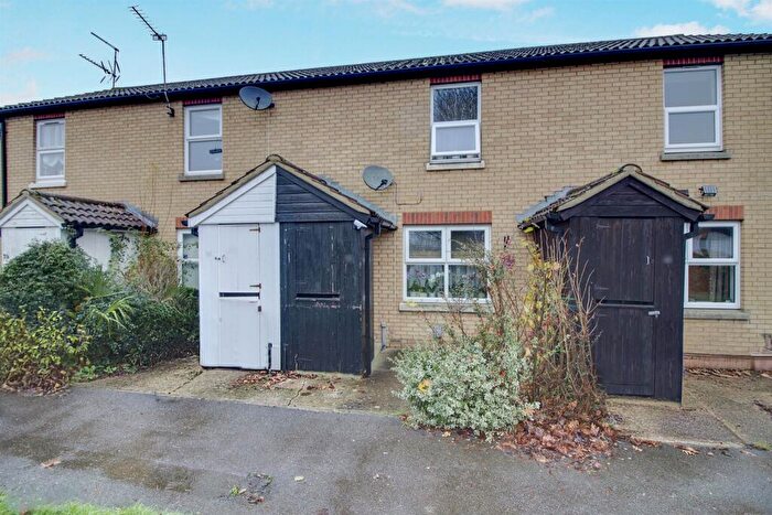 1 Bedroom Terraced House For Sale In Bassingburn Walk, Welwyn Garden City, AL7