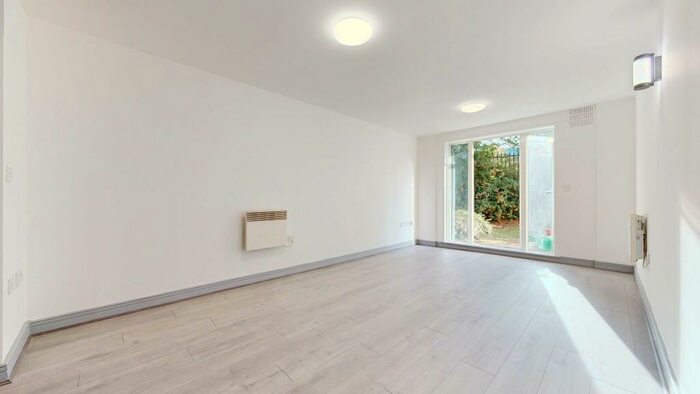 2 Bedroom Flat To Rent In Windmill Lane, E15