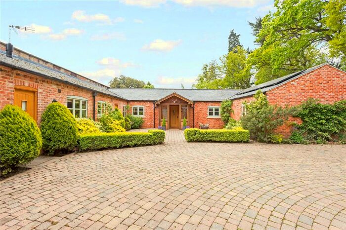 5 Bedroom Detached House For Sale In Hunters Lodge, Casewick, Stamford, Lincolnshire, PE9