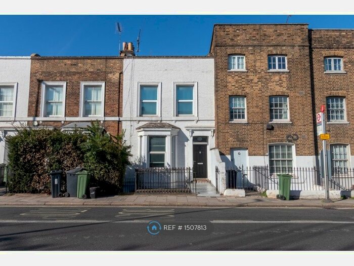 2 Bedroom Maisonette To Rent In Wandsworth Road, London, SW8