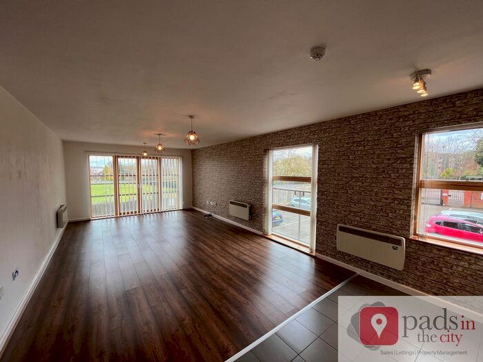 2 Bedroom Flat To Rent In St. James's Road, Dudley, DY1