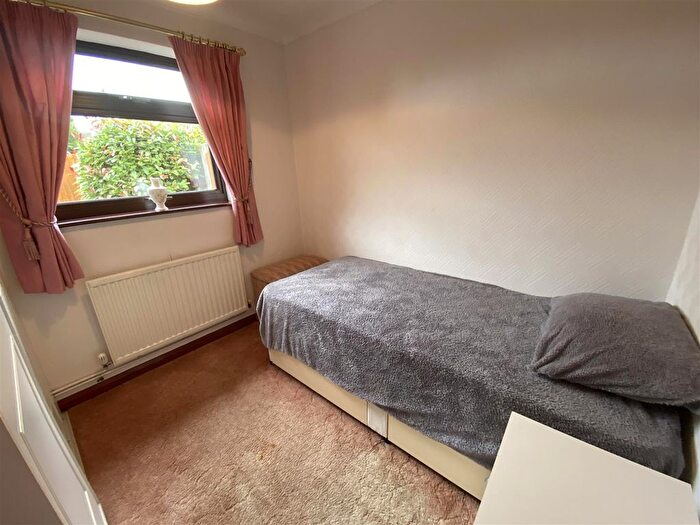 2 Bedroom Detached Bungalow For Sale In Pennine Way, Located Off Chiltern Road, Swadlincote, DE11