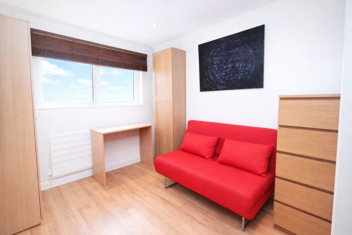 Studio To Rent In Offord Road, London, N1