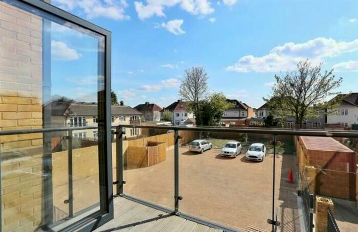 2 Bedroom Flat To Rent In Bellegrove Road, Welling, DA16