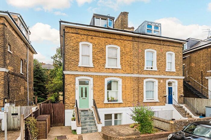 1 Bedroom Flat For Sale In Station Road, Twickenham, TW1