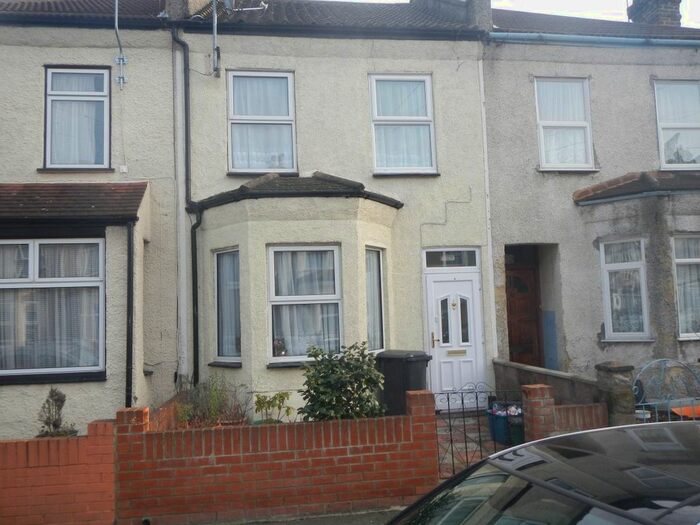 3 Bedroom Terraced House To Rent In Donald Road, Croydon, CR0