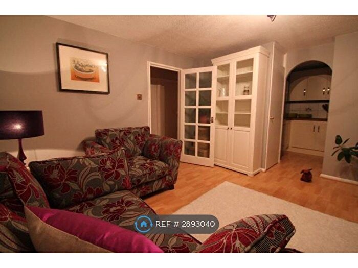 2 Bedroom Flat To Rent In Crosslet Vale, London, SE10