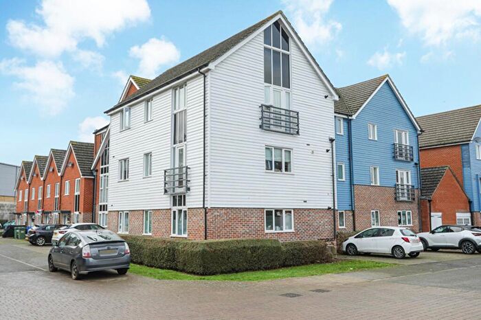 2 Bedroom Flat For Sale In George Stewart Avenue, Faversham, Kent, ME13