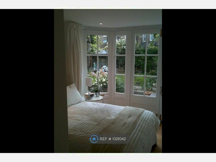 1 Bedroom Maisonette To Rent In Stockwell Park Crescent, London SW9