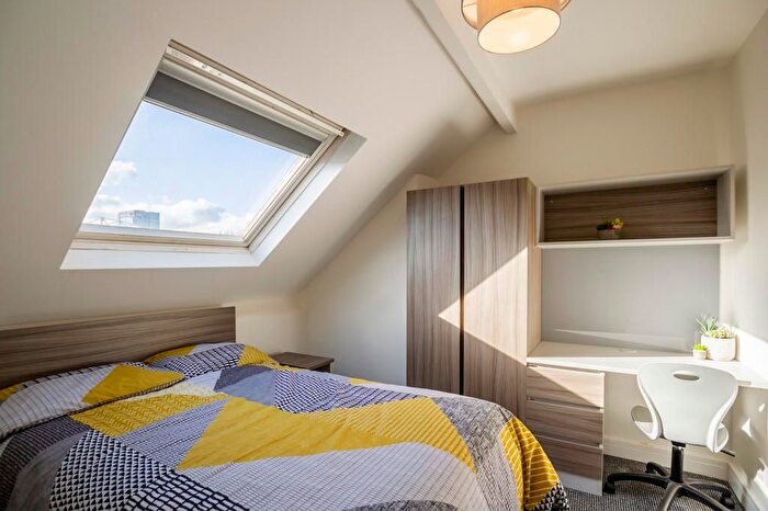 5 Bedroom Semi-Detached House To Rent In Shoreham Street, Sheffield, S2