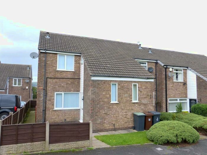 2 Bedroom Semi-Detached House To Rent In Simons Walk, Glossop, SK13