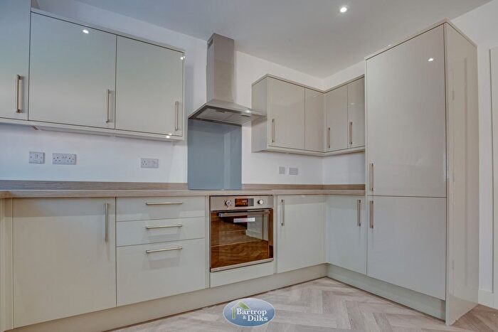 2 Bedroom Semi-Detached Bungalow For Sale In Hewer Drive, Costhorpe, S81