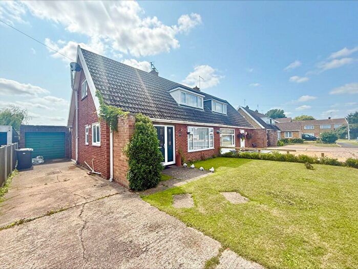 2 Bedroom Semi-Detached Bungalow For Sale In Westerley Way, Caister-on-sea, NR30