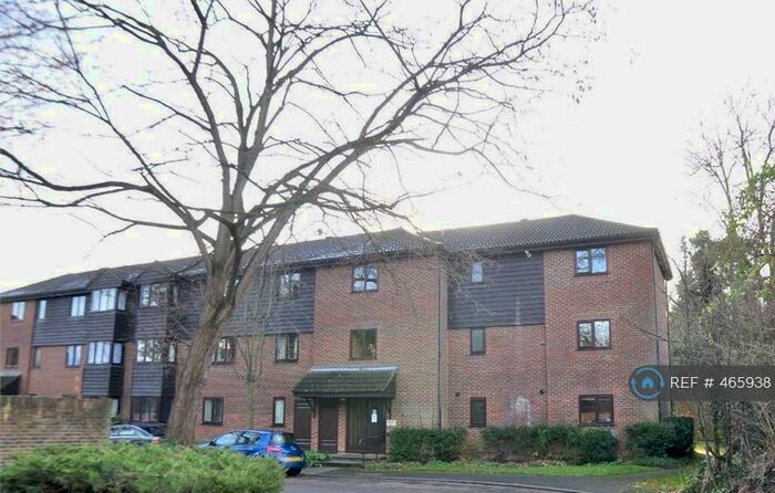 2 Bedroom Flat To Rent In Collingwood Place, Walton On Thames, KT12
