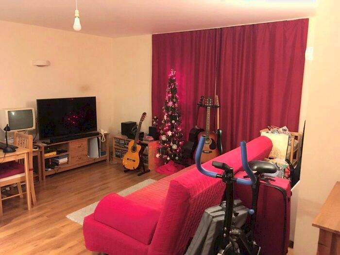 1 Bedroom Flat To Rent In Endeavour Court, Ocean Village, Southampton SO14