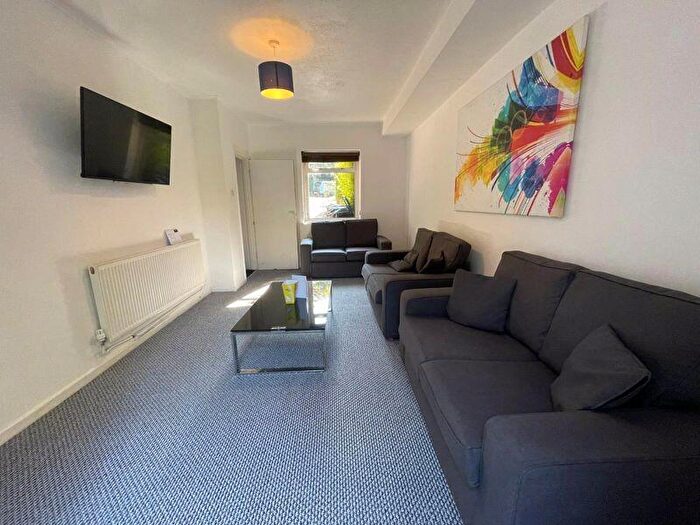 6 Bedroom Semi Detached House To Rent In Colbourne Avenue, Brighton, BN2