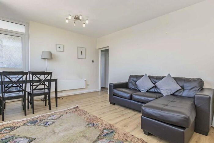 2 Bedroom Flat To Rent In Greenlaw Court, Mount Park Road, London, W5