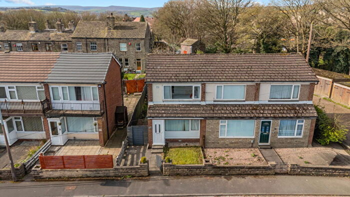 2 Bedroom Semi Detached House For Sale In Greenfield Avenue, Huddersfield, HD3