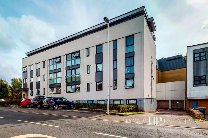 2 Bedroom Ground Flat To Rent In Christopher Road, East Grinstead, RH19