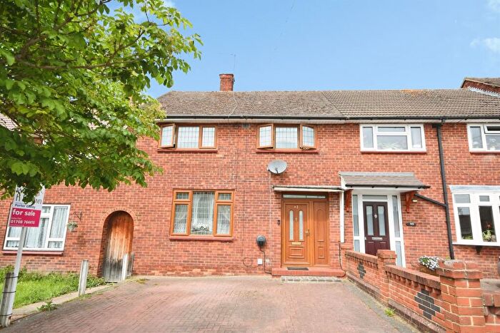 3 Bedroom Terraced House For Sale In Ashbourne Road, Romford, RM3