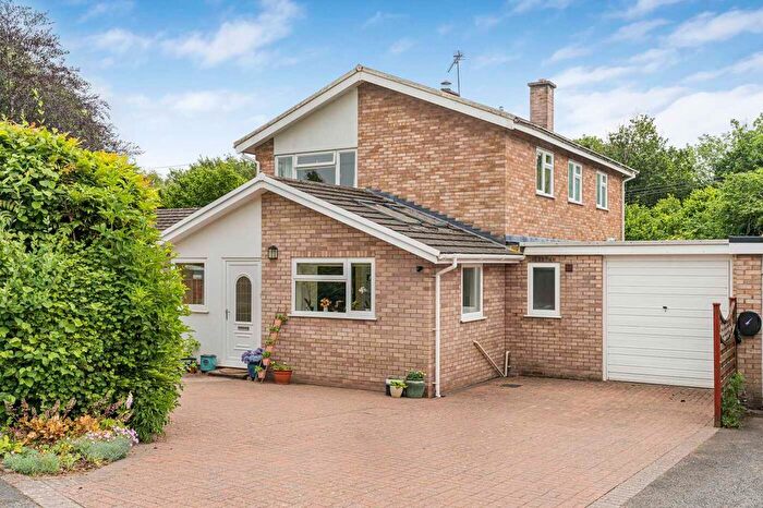 3 Bedroom Link Detached House For Sale In Townsend Park, Luston, Leominster, Herefordshire, HR6