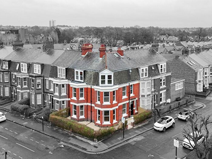 6 Bedroom Terraced House For Sale In Manor House Road, Jesmond, Newcastle Upon Tyne, NE2