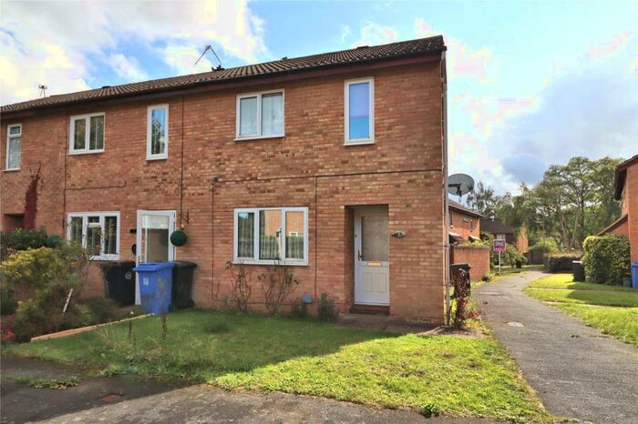 3 Bedroom Terraced House To Rent In Goldsworth Park, Woking, Surrey, GU21