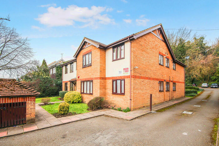 1 Bedroom Apartment To Rent In Coulsdon, Surrey, CR5