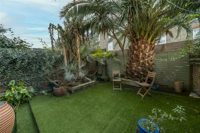 2 Bedroom Apartment To Rent In Kelmscott Road, London, SW11