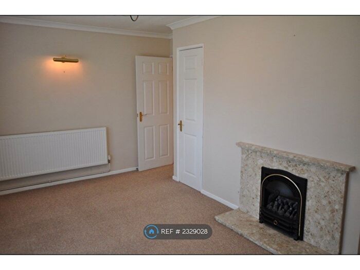 1 Bedroom Flat To Rent In Weifield Road, Exeter, EX2