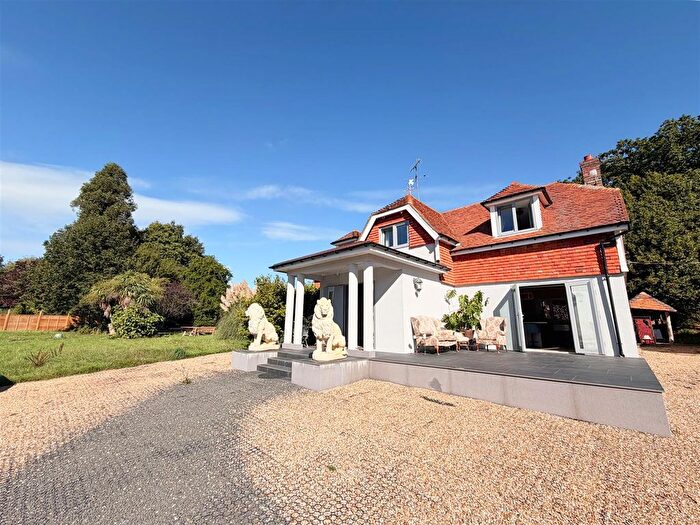 4 Bedroom Property To Rent In St. Marys Lane, Bexhill-On-Sea, TN39