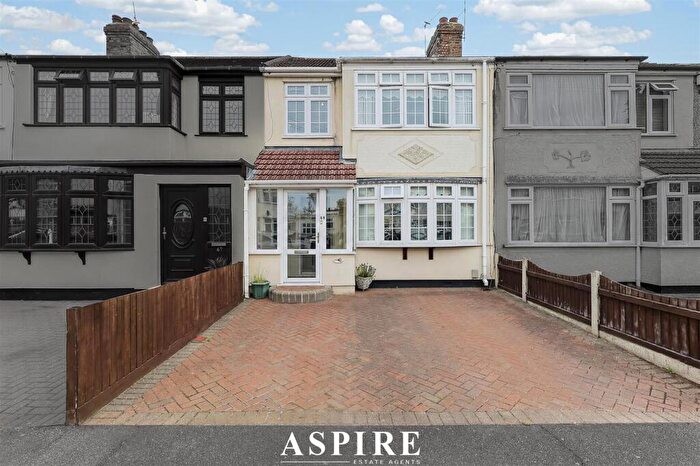 3 Bedroom Terraced House For Sale In Acacia Avenue, Hornchurch, RM12