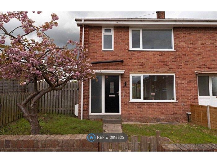 3 Bedroom End Of Terrace House To Rent In Arundel Walk, Birstall, WF17