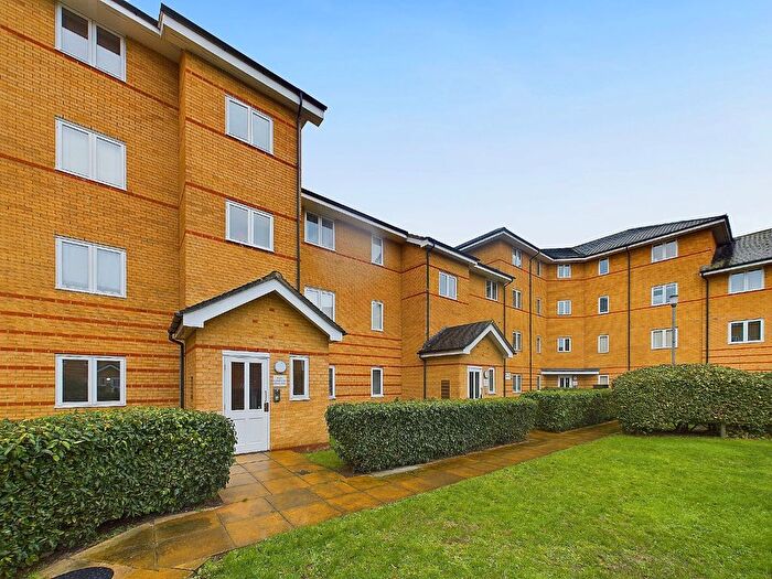 2 Bedroom Flat To Rent In Heath Court, Stanley Close, London, Greater London, SE9