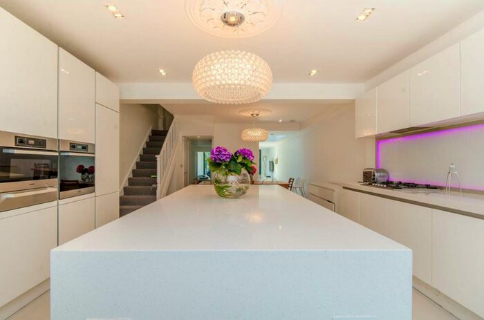 4 Bedroom House To Rent In Highbury Hill, Highbury, London, N5