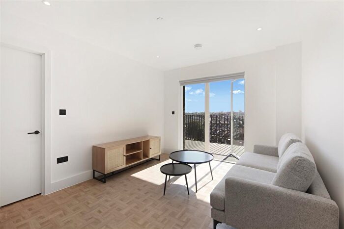 2 Bedroom Flat To Rent In Provence Apartment, Monarch Square, London, SW11