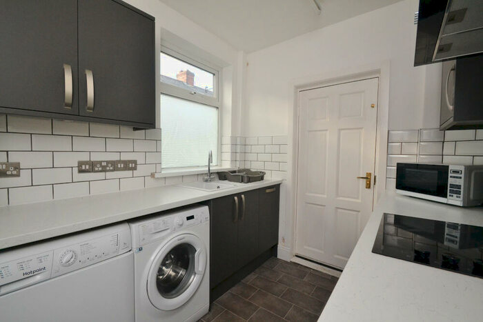 3 Bedroom Terraced House To Rent In Halstead Avenue, Salford, M6