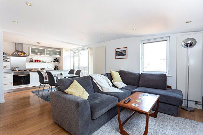 2 Bedroom Flat To Rent In Bacon Street, London, E2
