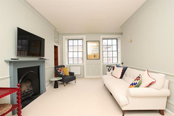 2 Bedroom Flat To Rent In Alfred Street, Bath, BA1