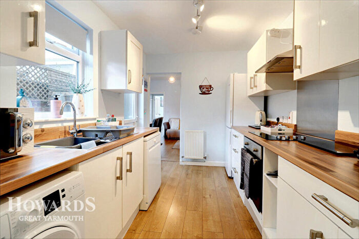 3 Bedroom Terraced House For Sale In Tan Lane, Caister-on-Sea, NR30