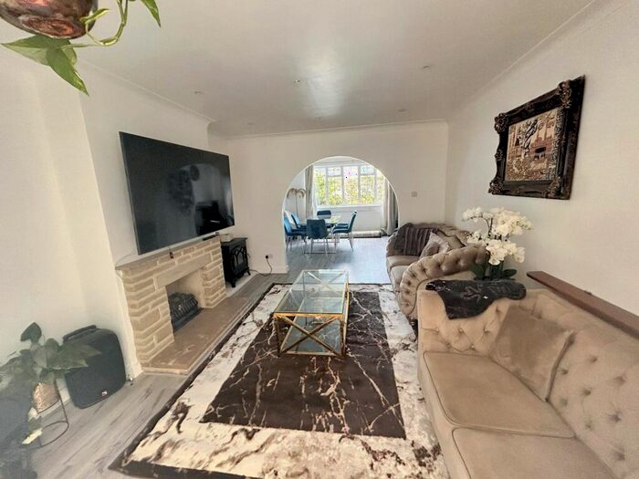 3 Bedroom Property To Rent In Breakspear Road, Ruislip, HA4