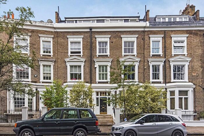 3 Bedroom Flat To Rent In Warwick Gardens, Kensington, W14