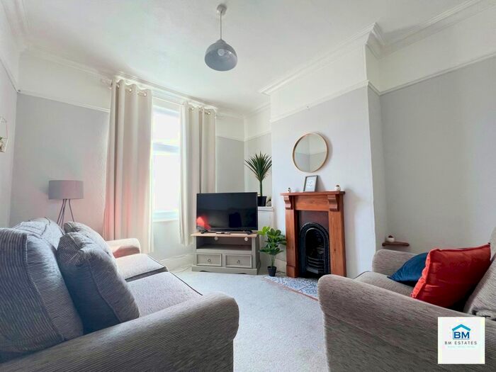 3 Bedroom End Of Terrace House To Rent In Wilmington Road, Leicester, LE3