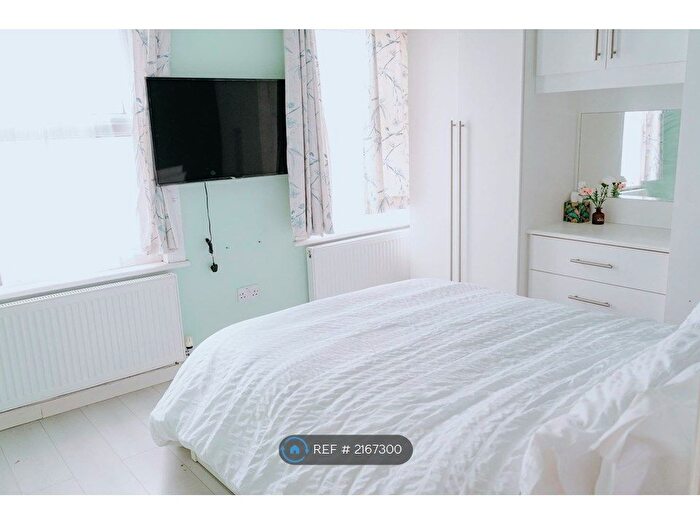 3 Bedroom Terraced House To Rent In Gloucester Road, Croydon, CR0