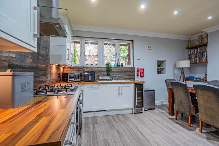 4 Bedroom Apartment To Rent In Pembrooke, Clifton, Bristol, BS8