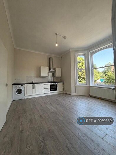 2 Bedroom Flat To Rent In Wickham Road, London, SE4