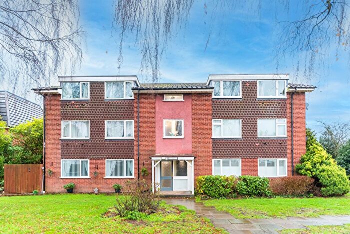 1 Bedroom Flat For Sale In Chester Road, Streetly, Sutton Coldfield, B74