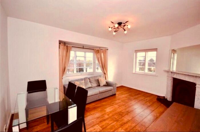 2 Bedroom Apartment To Rent In Ossulton Way, Hampstead Garden Suburb, N2